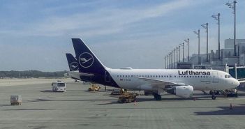 Dramatische Situation: Lufthansa-Flug LH474 muss in Montreal (Foto: AdobeStock - Tamme 600968568)