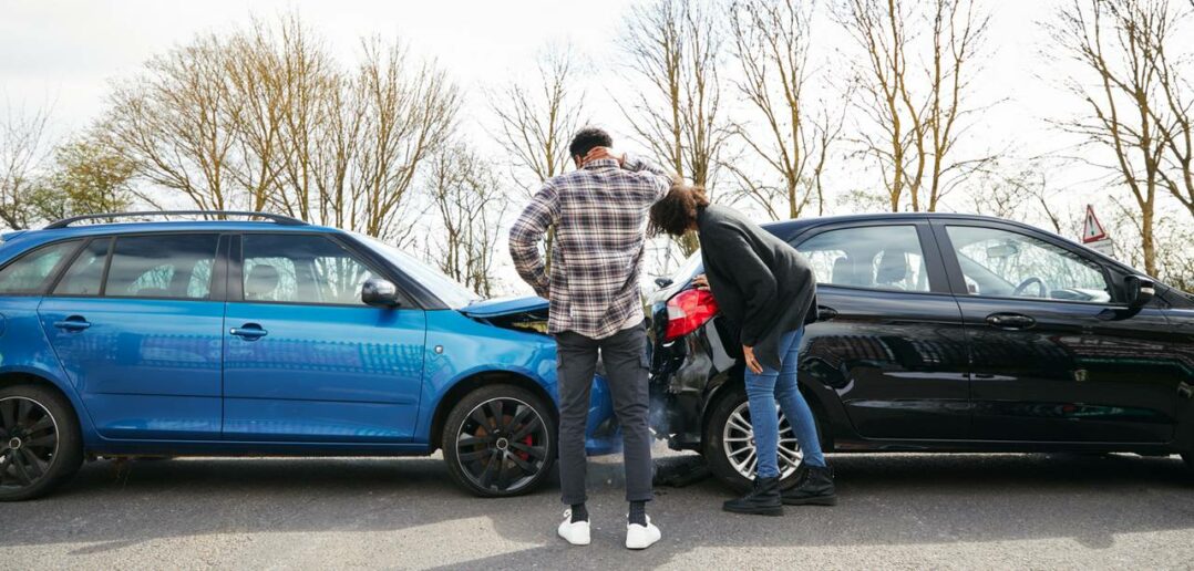 Unfall, Bußgeld, Fahrverbot: Wie der Verkehrsrechtsschutz Ihnen hilft, Ihr Recht durchzusetzen (Foto: AdobeStock - 430556042 Southworks)