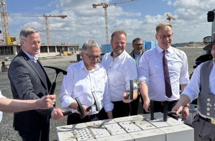 Feierliche Grundsteinlegung läutet Neubau der Zentralklinik Ostfriesische Meere (Foto: Trägergesellschaft)