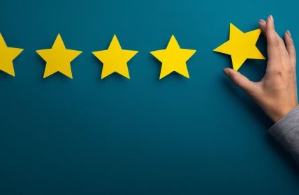 Hannoversche Lebensversicherung erneuert Spitzenbewertung mit fünf Sternen im (Foto: AdobeStock -  Prostock-studio - 306754921)